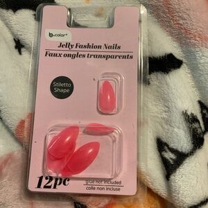 Fake nails stiletto shape